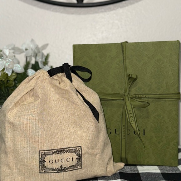 Authentic GUCCI Marmont mini top handle bag NEVER USED. *New pics added 12/24/24 - Picture 7 of 15